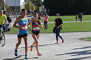 Susanne Schreindl , Schnellste Läuferin München Marathon 2018 am Königsplatz (©Foto: Martin Schmitz)